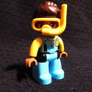 2 Lego Duplo figures, Female Scuba diver and Princess with crown